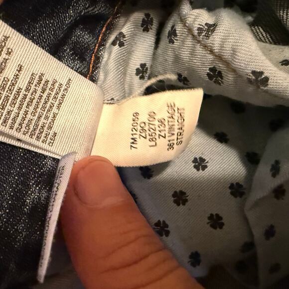 Lucky Brand Men's Jeans Blue Wash Denim Straight Leg Size 38x30 - Picture 10 of 10